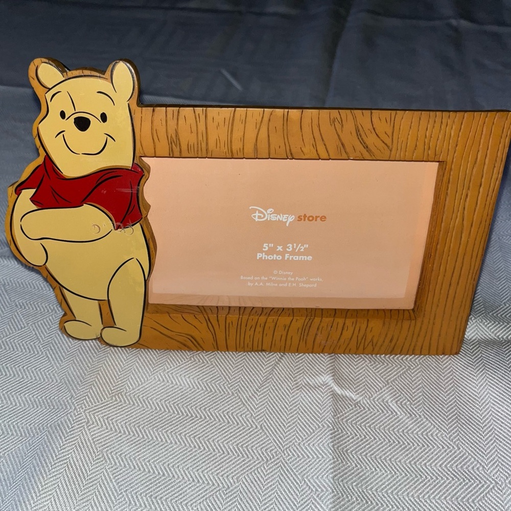 Disney Store Winnie the Pooh Picture Frame Holds 5” x 3 1/2” Picture